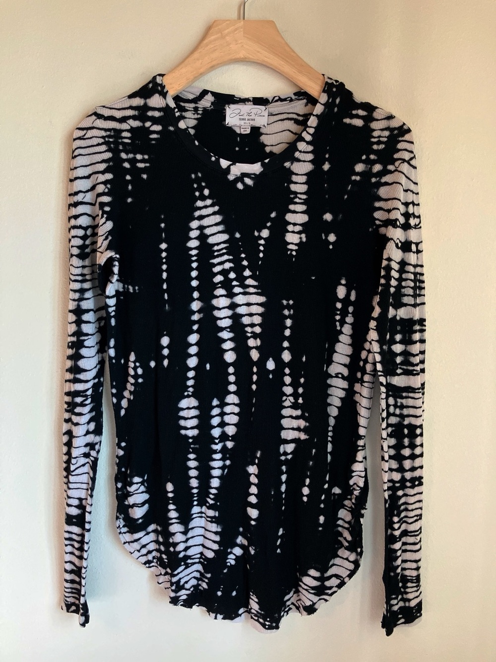 Feel The Piece Revolve Longsleeve Scoop neck burnout Tie Dye Ribbed Shirt